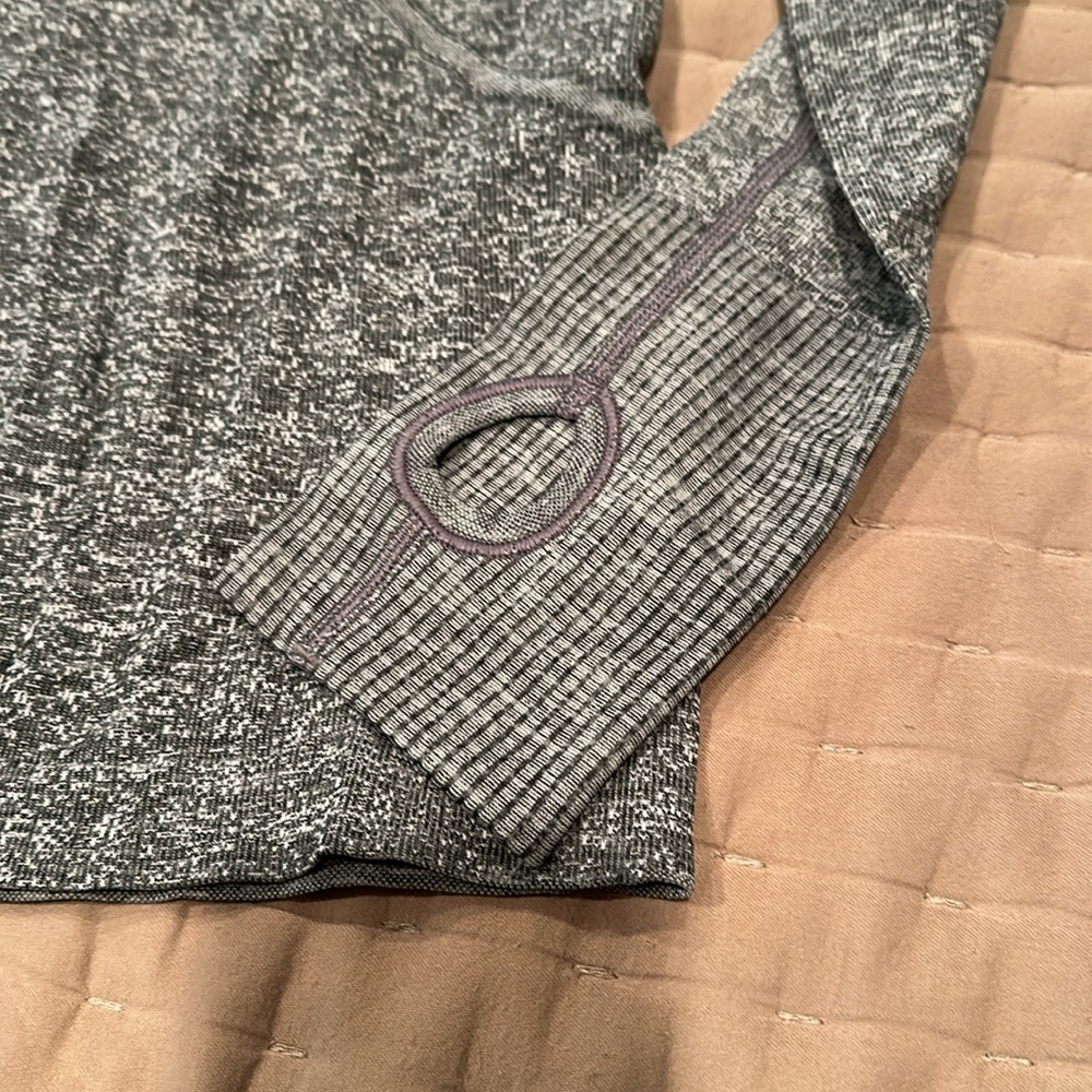 Lululemon Swiftly tech Longsleeve crew - Picture 2 of 3
